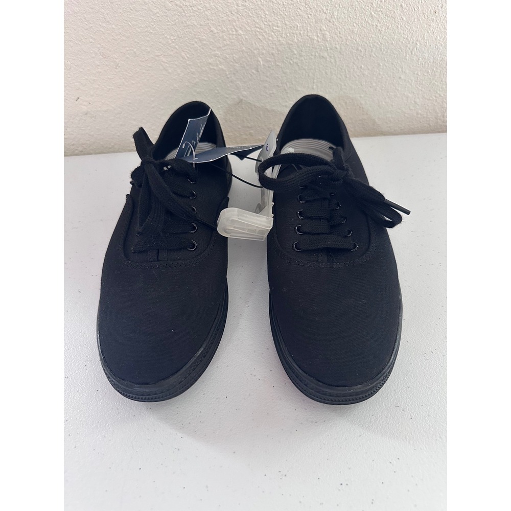 Universal Thread Womens Black Canvas Lace Up Sneakers Shoes Size 6 NEW